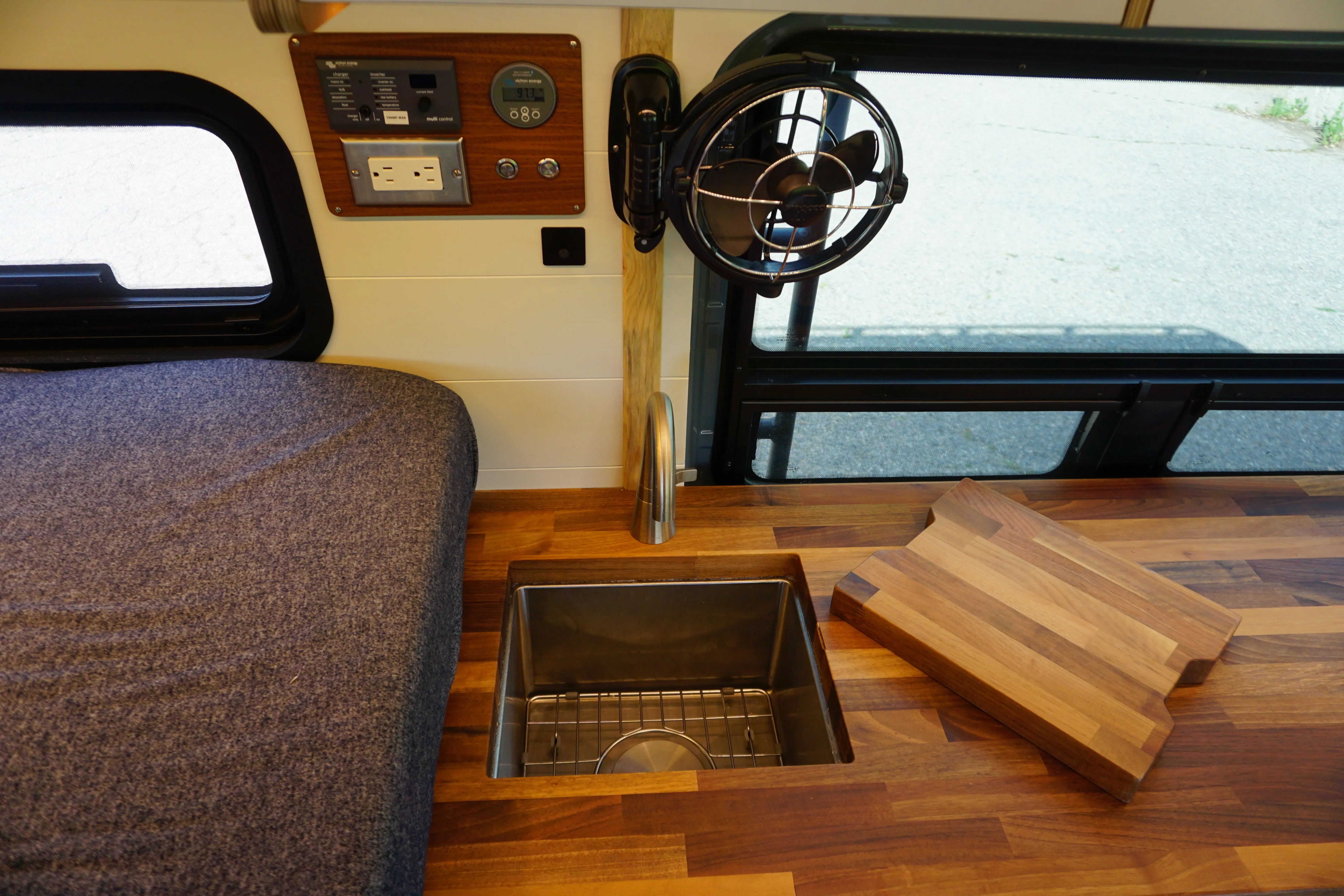 Pre-Loved Rack and Roll Build by The Vansmith The Vansmith