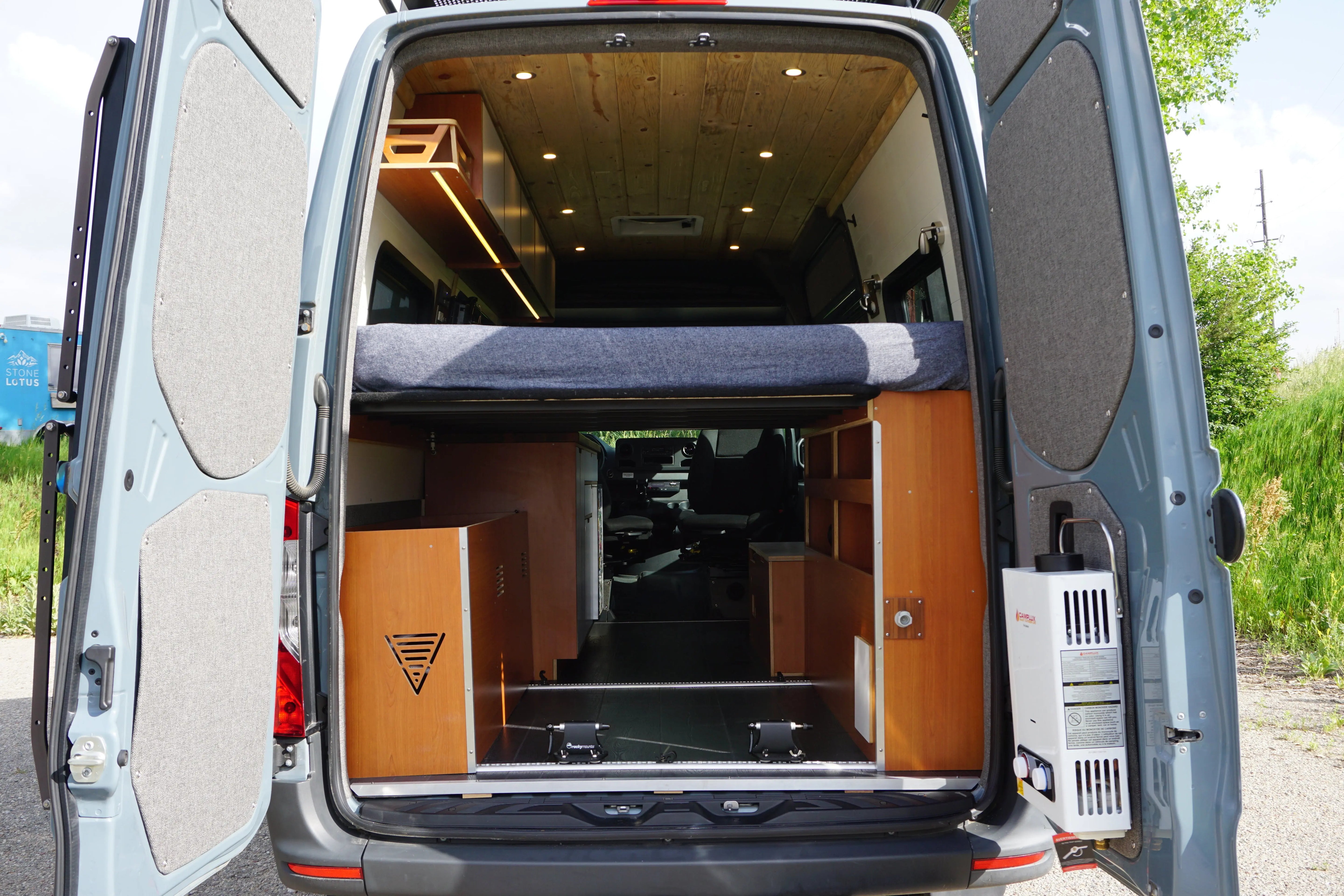 Pre-Loved Rack and Roll Build by The Vansmith The Vansmith