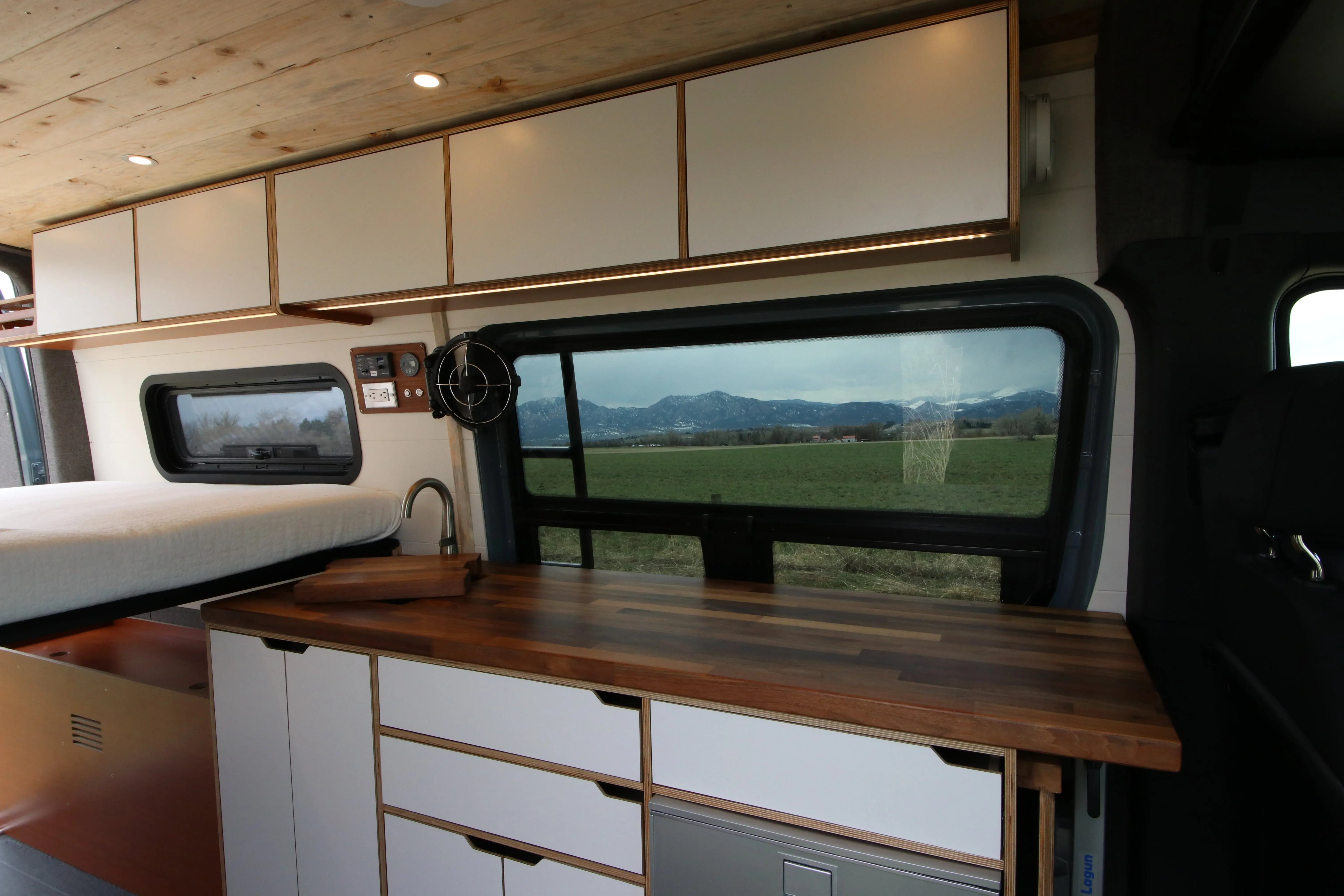 2020 Legacy Rack & Roll (20k miles) The Vansmith