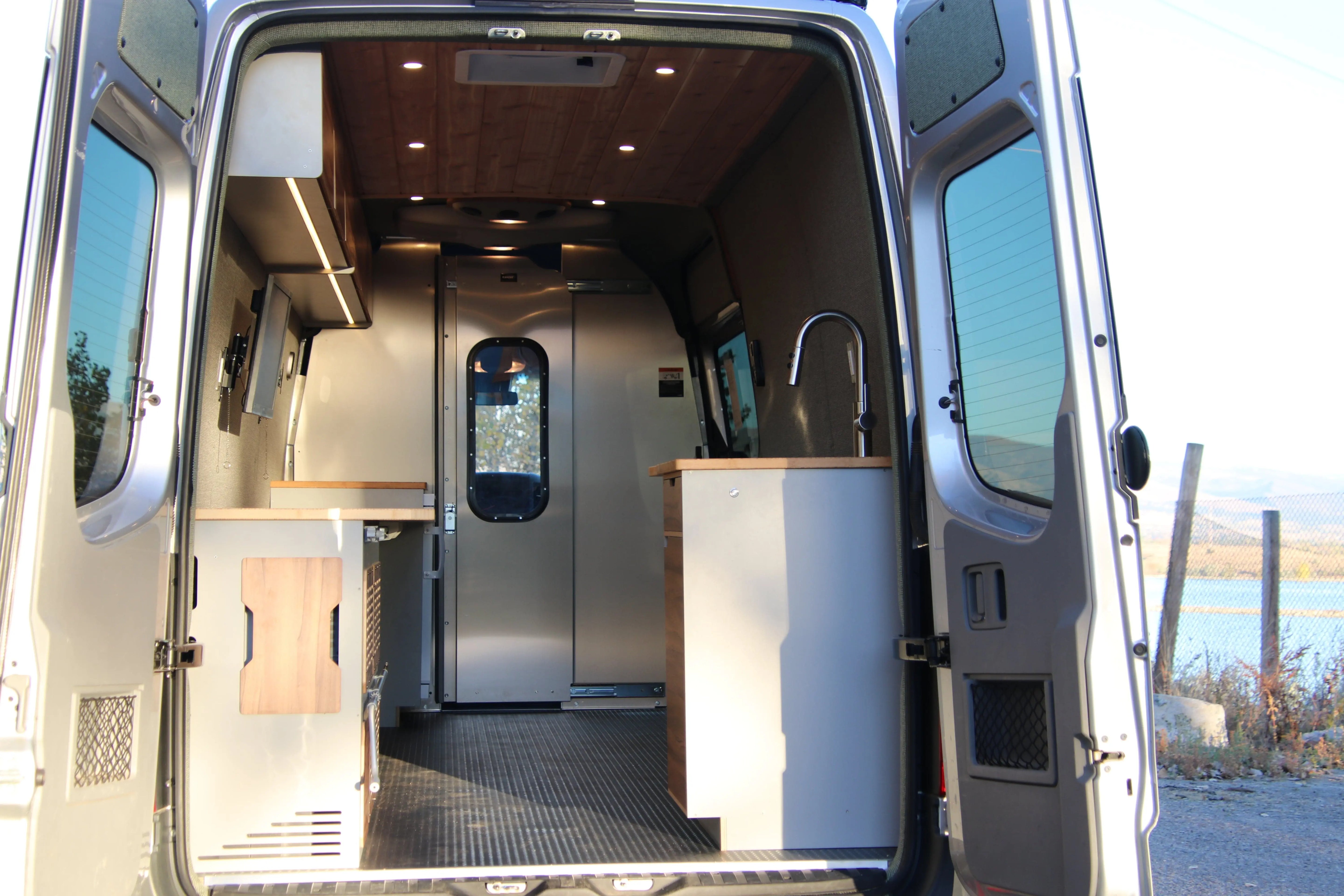 Hustle - The XL Work Van The Vansmith