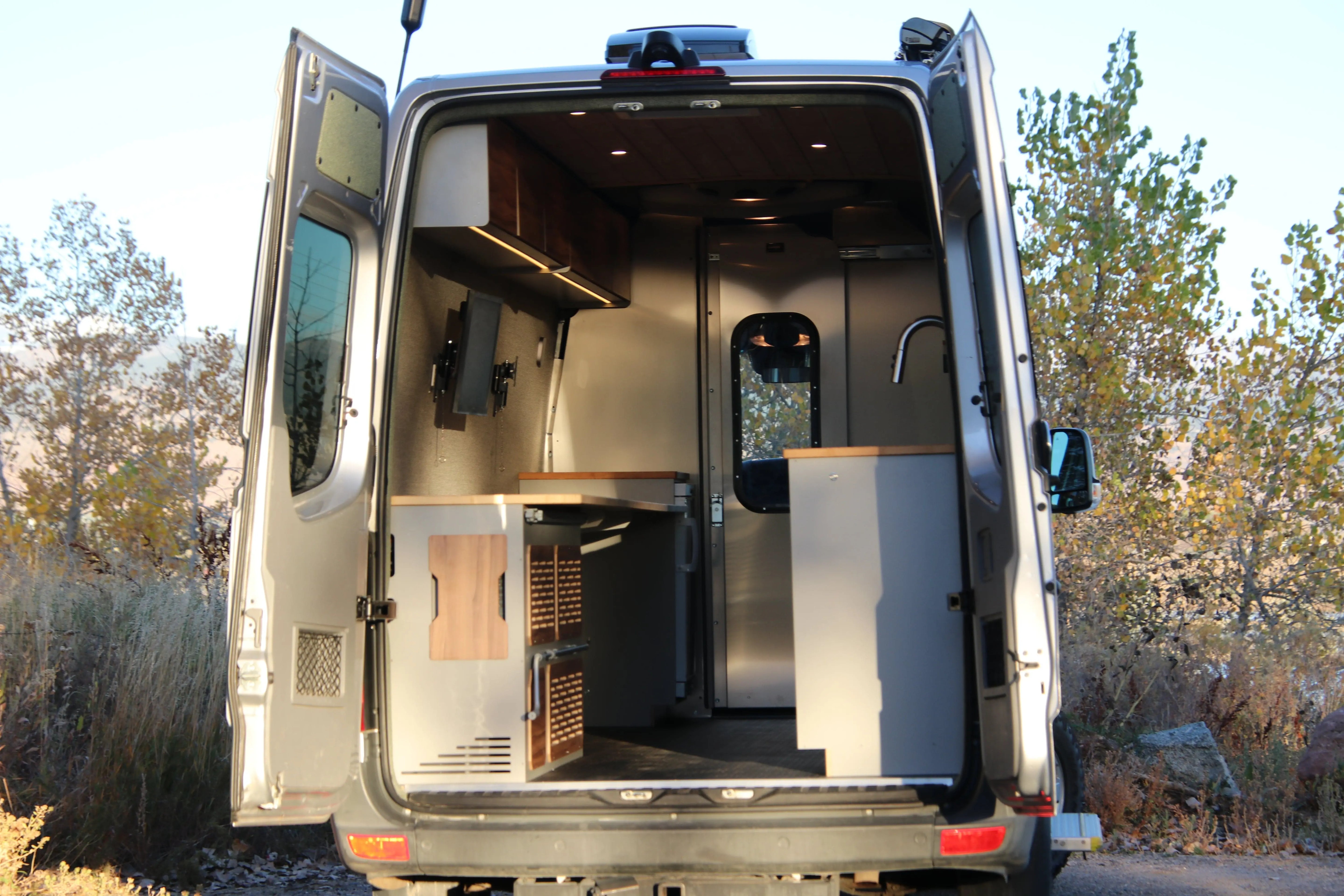 Hustle - The XL Work Van The Vansmith