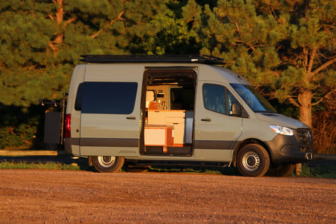mpg camper - The most prominent feature of this camper van is the galley kitchen, which showc