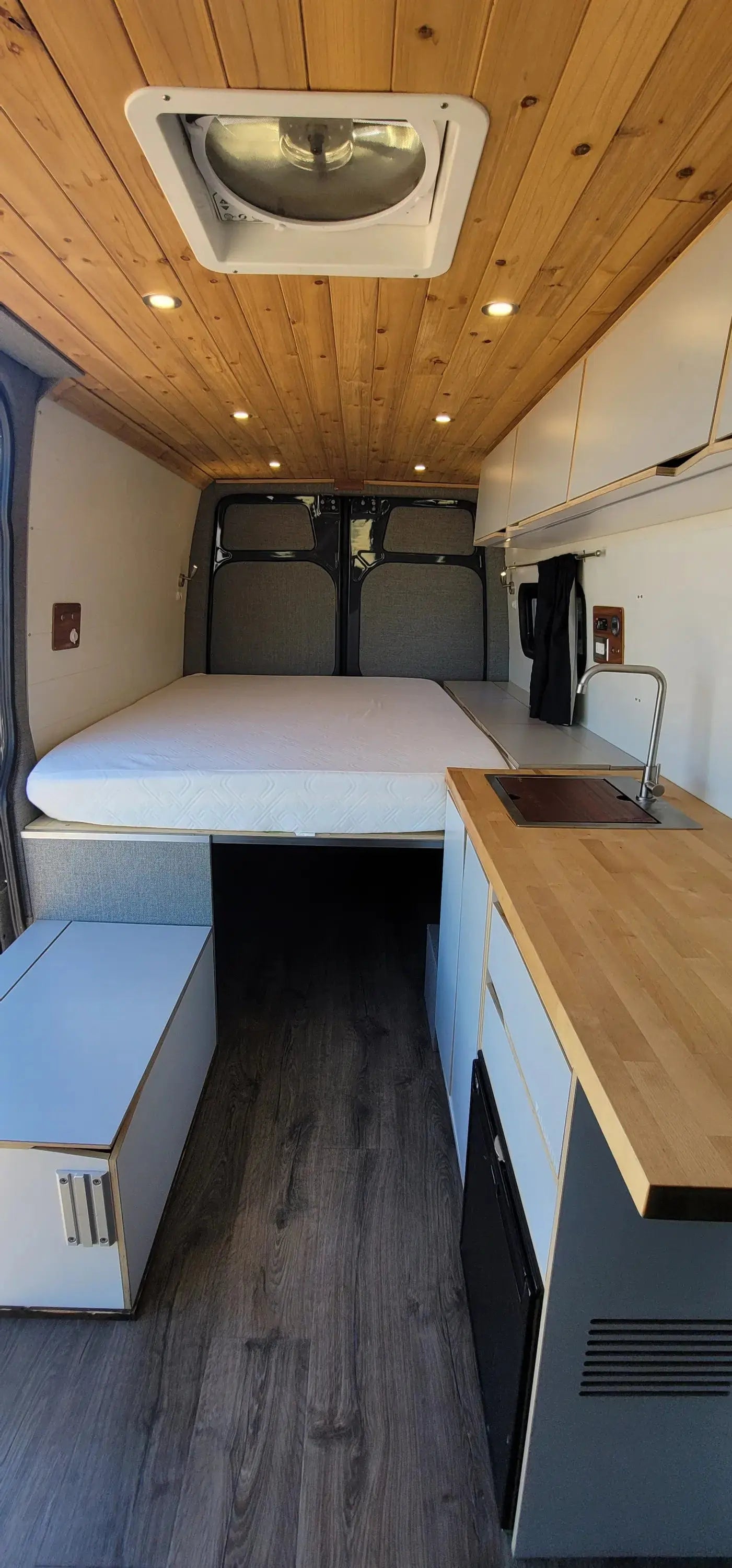 Legacy DUO 4x4 (2019) The Vansmith