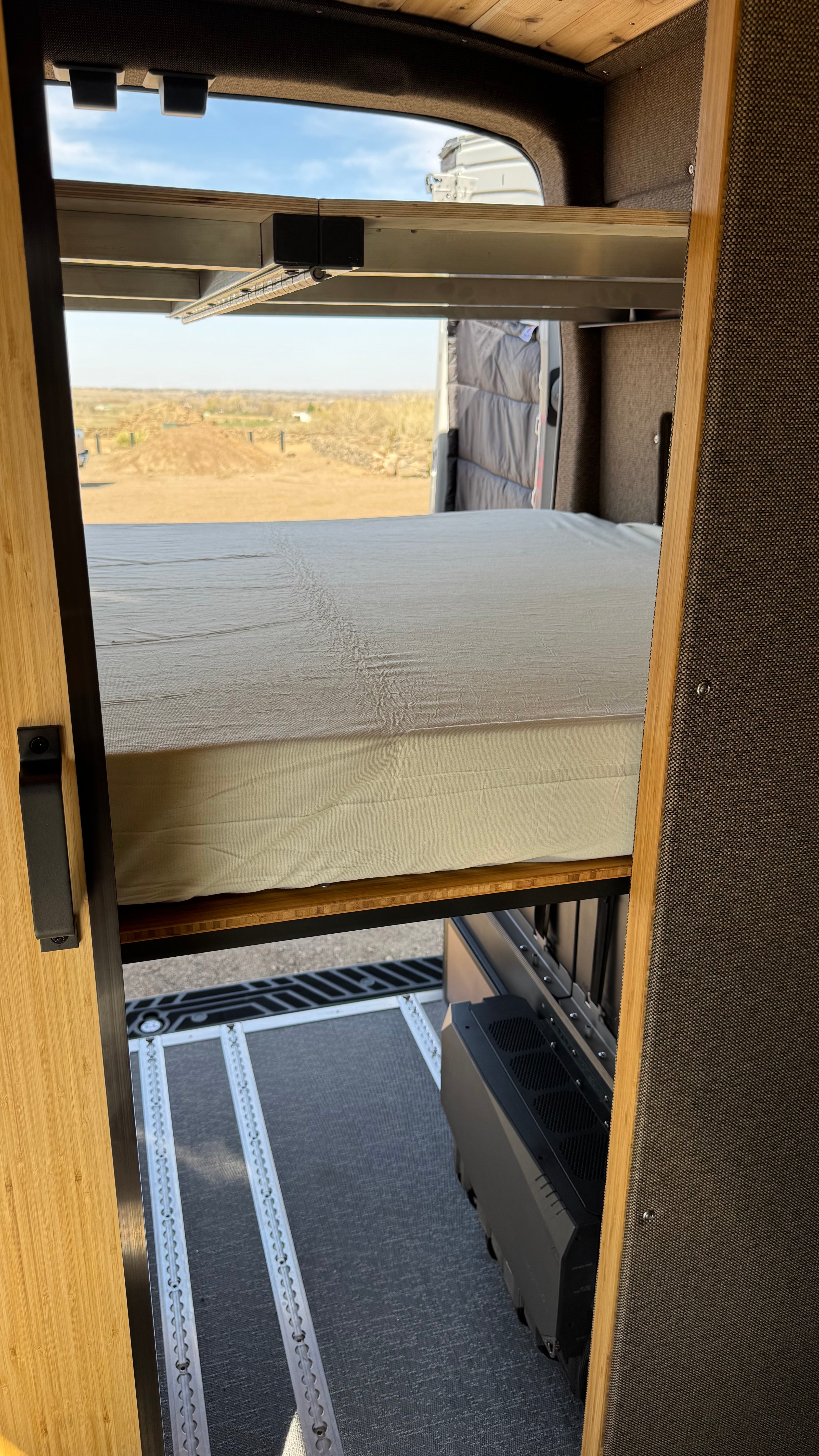 Rear cabin with seating for six