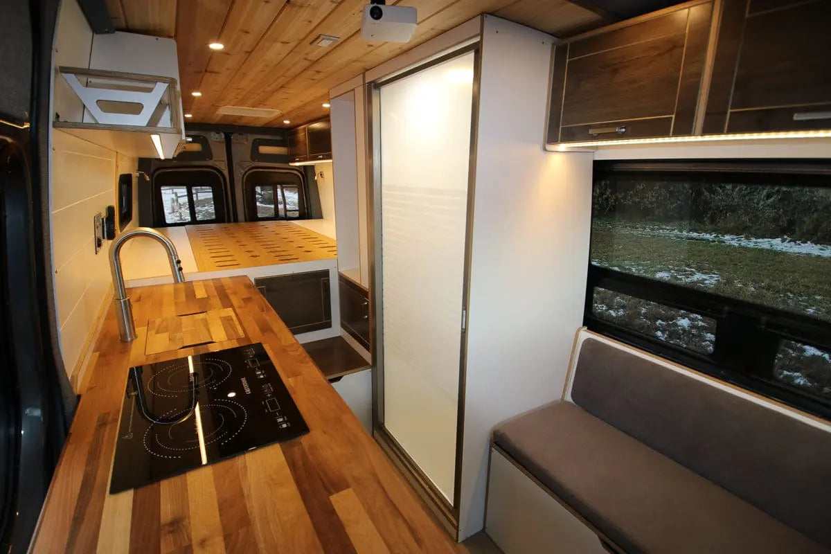FAMILY XLS van Interior.