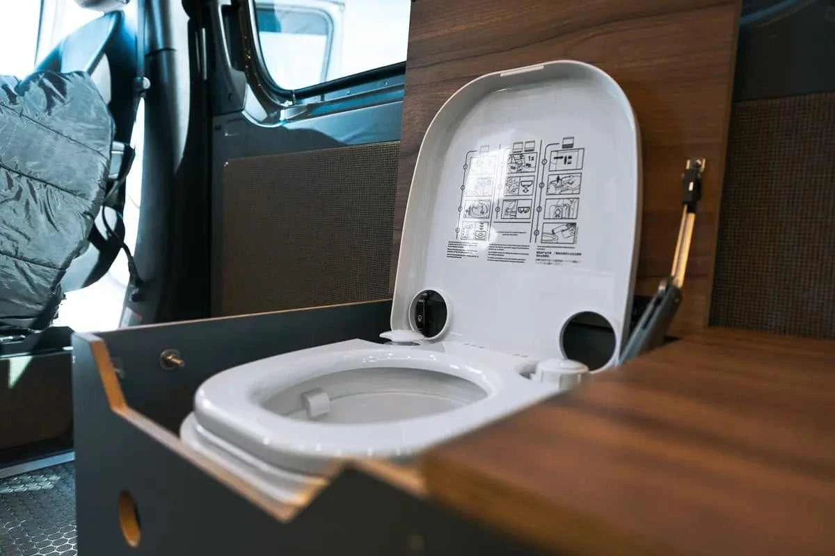 DUO S Enclosed Toilet.