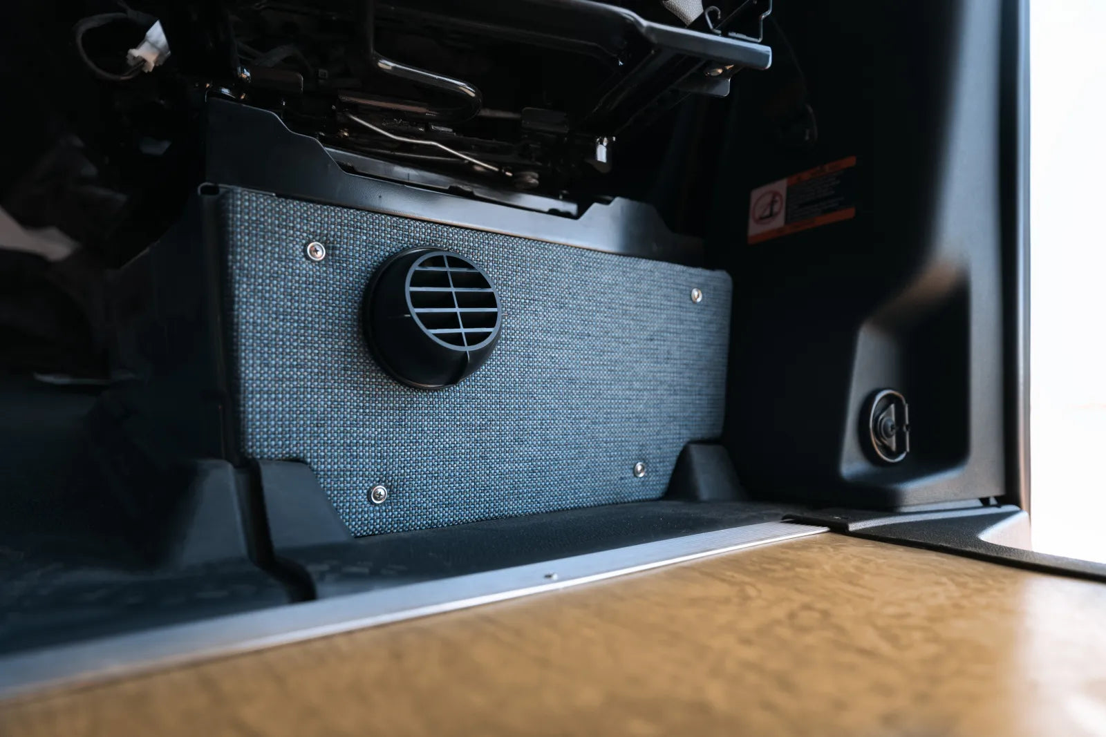 Four Seater 144 custom van conversion - image 14